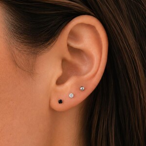 Set med små örhängen, Örhängen i 925 sterlingsilver, Svarta CZ-örhängen, Silverkulörhängen, Minimalistiska öronpiercingsmycken