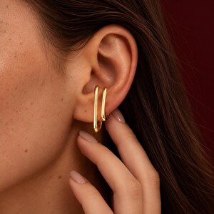 Pendiente geométrico alargado para la oreja, aro abierto escultural, joyería minimalista sin perforación.