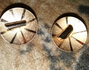 Giovanni Gold Tone Textured Earrings...Clip On....Hallmarked
