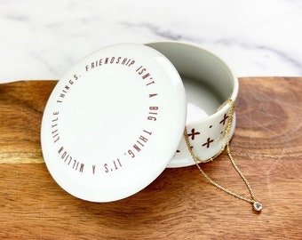 This jewelry dish and necklace set is the perfect gift for your best friend.