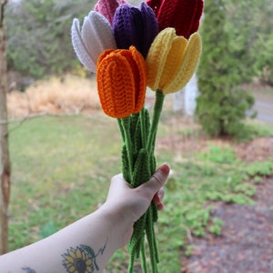 Crochet Bouquet 1 Tulips image 2