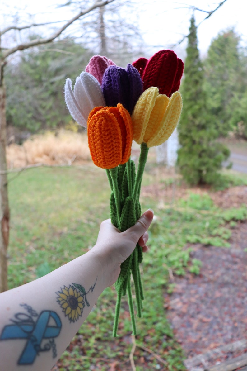 Crochet Bouquet 1 Tulips image 2