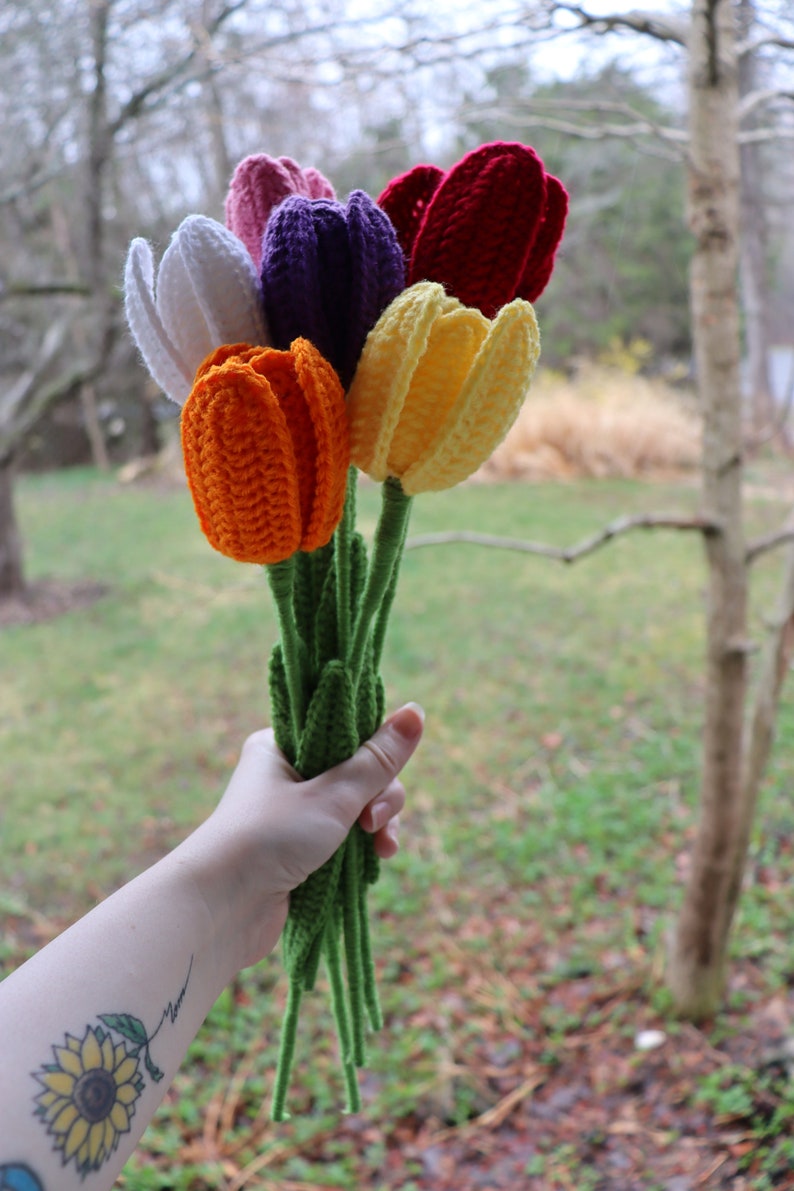 Crochet Bouquet 1 Tulips image 3