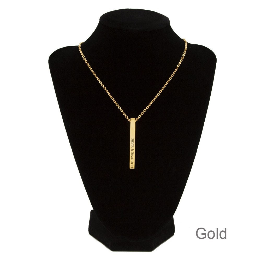 Personalized pillar outlet bar necklace