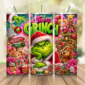Puede incluir: Un vaso cilíndrico de acero inoxidable con un gráfico vibrante que envuelve al Grinch, una niña y un perro. El diseño incluye árboles de Navidad, regalos envueltos, bastones de caramelo y el texto The Grinch, Naughty, Nice y Resting Grinch Face.