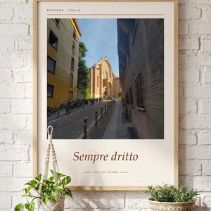 Sempre Dritto Poster | Bologna Italy Wall Art | Italian Street Photography Print, Bologna Travel Decor, Fine Art Giclée Print afbeelding 2