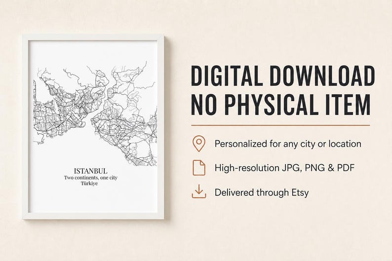 Puede incluir: Un mapa impreso en blanco y negro de Estambul con una cuadr&iacute;cula de calles detallada. El texto dice: DIGITAL DOWNLOAD NO PHYSICAL ITEM, ISTANBUL, Two continents, one city, T&uuml;rkiye, Personalized for any city or location, High-resolution JPG, PNG & PDF.