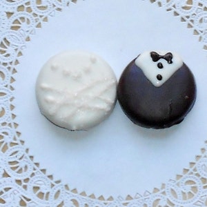 Sandwich Cookie Bride and Groom Chocolate Favors image 5