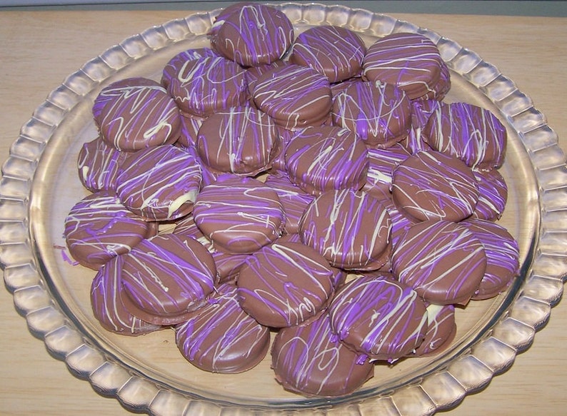 20 Chocolate Covered Sandwich Cookies Cookies In Chocolate Chocolate Favors image 4