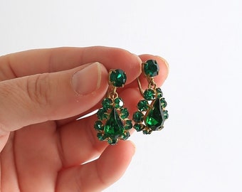 Vintage 50s Czech glass emerald green screw back earrings