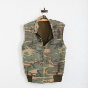 70s 80s Camo sweatshirt | Vintage cutoff Camo thermal lined sweatshirt