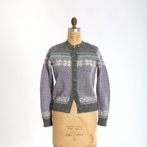 Vintage 80s purple Nordic snowflake knit wool cardigan sweater M