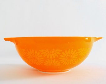 Vintage PYREX orange Daisy 444 large cinderella nesting bowl
