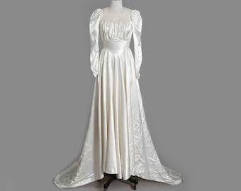 Antique vintage 40s floral lace satin wedding dress | 1940s New York Creation liquid satin wedding dress