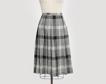 Vintage 80s 90s black + white plaid skirt