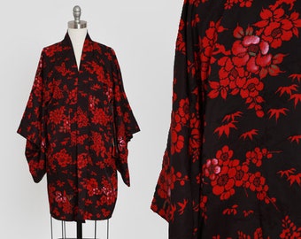 Silk Haori | Vintage 1940s black + red floral silk Haori kimono