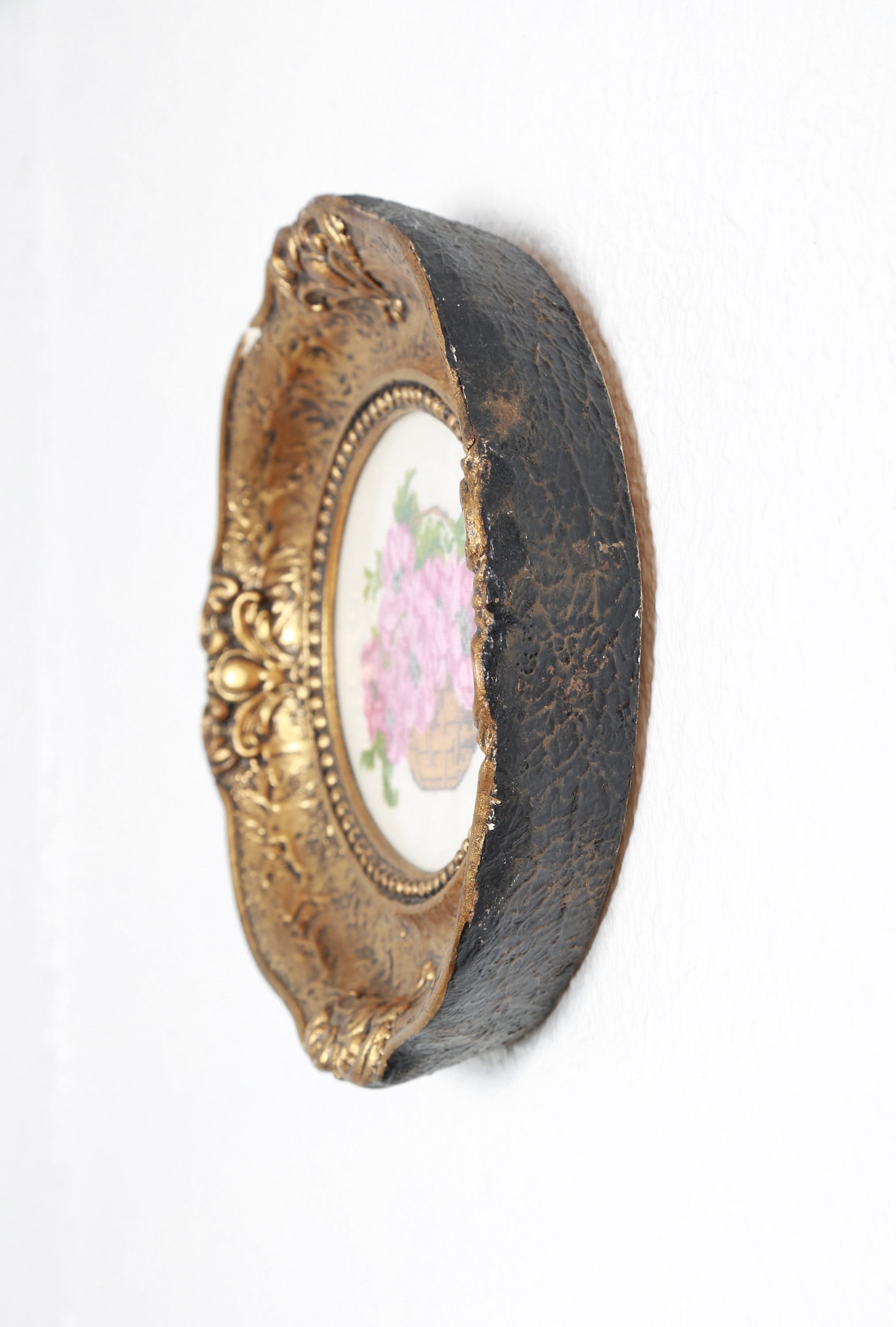 Antique Vintage Ornate Gold Oval Frame | Vintage Floral Needlepoint Art ...