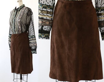 Mini-jupe en cuir en daim marron vintage des années 60