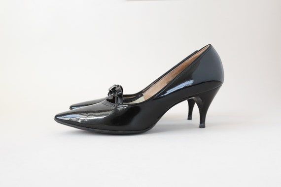 black 50s heels