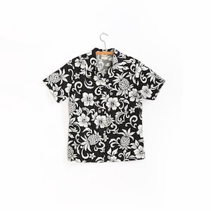 Vintage Y2k black + white Hibiscus Hawaiian shirt