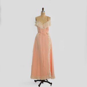 chinese dress ladies Valentino // Pink & Multicolour Floral Lace Overlay Sheath Dress – VSP  Consignment