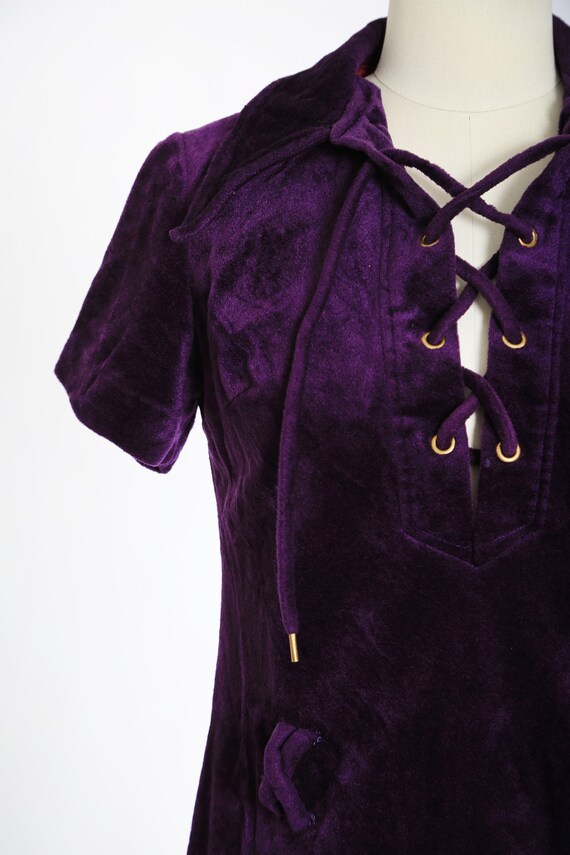 Vintage 60s 70s purple Velvet mini dress | 1960s … - image 3