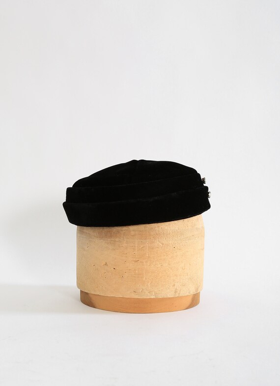 Vintage 50s black velvet rhinestone Beret hat - image 4
