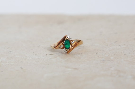 Vintage 14K Gold Marquise Emerald diamond ring