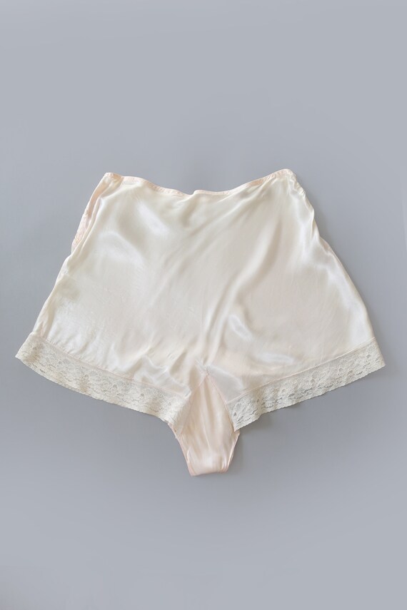 Vintage 40s blush tap shorts