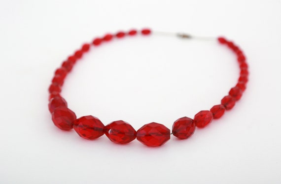 Antique vintage 1930s cherry red glass necklace - image 2