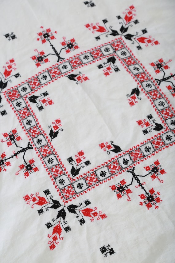 Vintage 1950s Hungarian hand embroidered square tablecloth