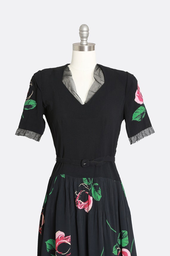 40s rose dress | Vintage 40s black floral Appliqu… - image 3