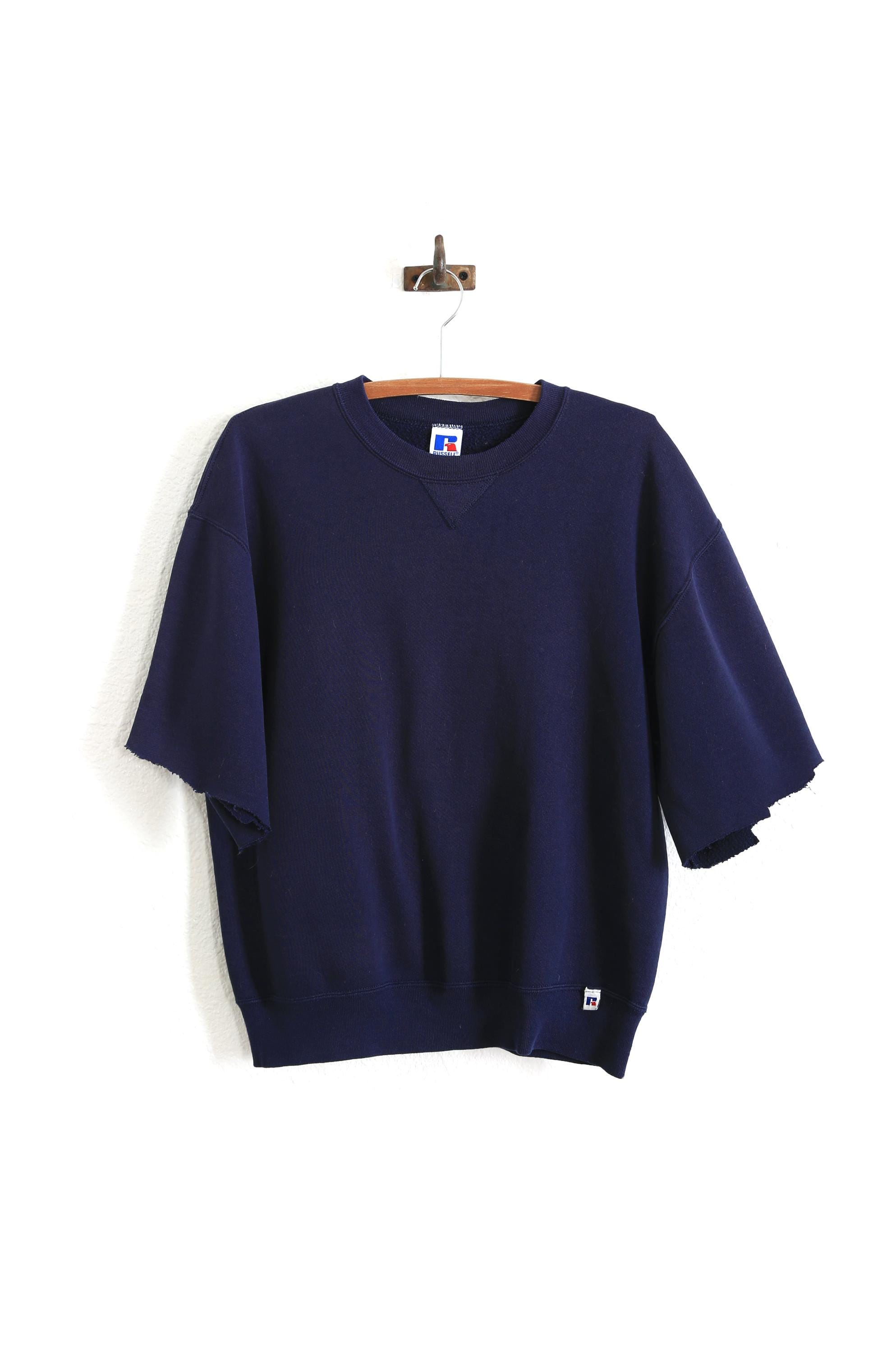 刺繍◎ 90s RUSSELL ATHLETIC Front V Sweat Vintage 90s Russell Athletic Black Sweatshirt Medium Russell