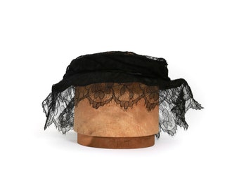 Vintage 1940s Edwardian black lace satin bow hat