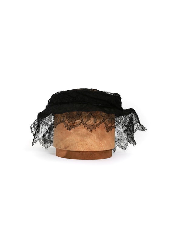 Vintage 1940s Edwardian black lace satin bow hat - image 1