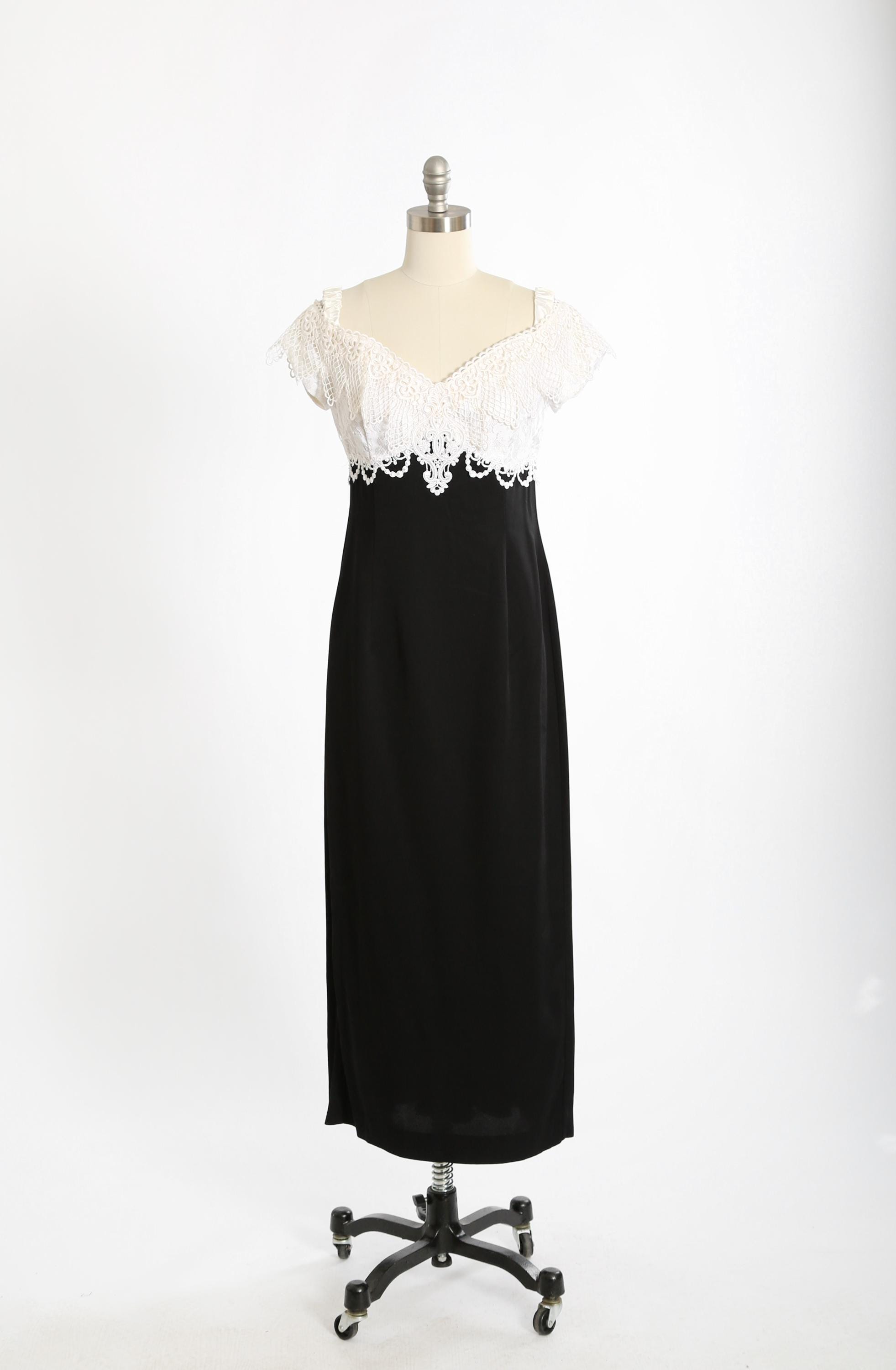 Jessica McClintock Bridal Black + White floral embroidered lace Dress