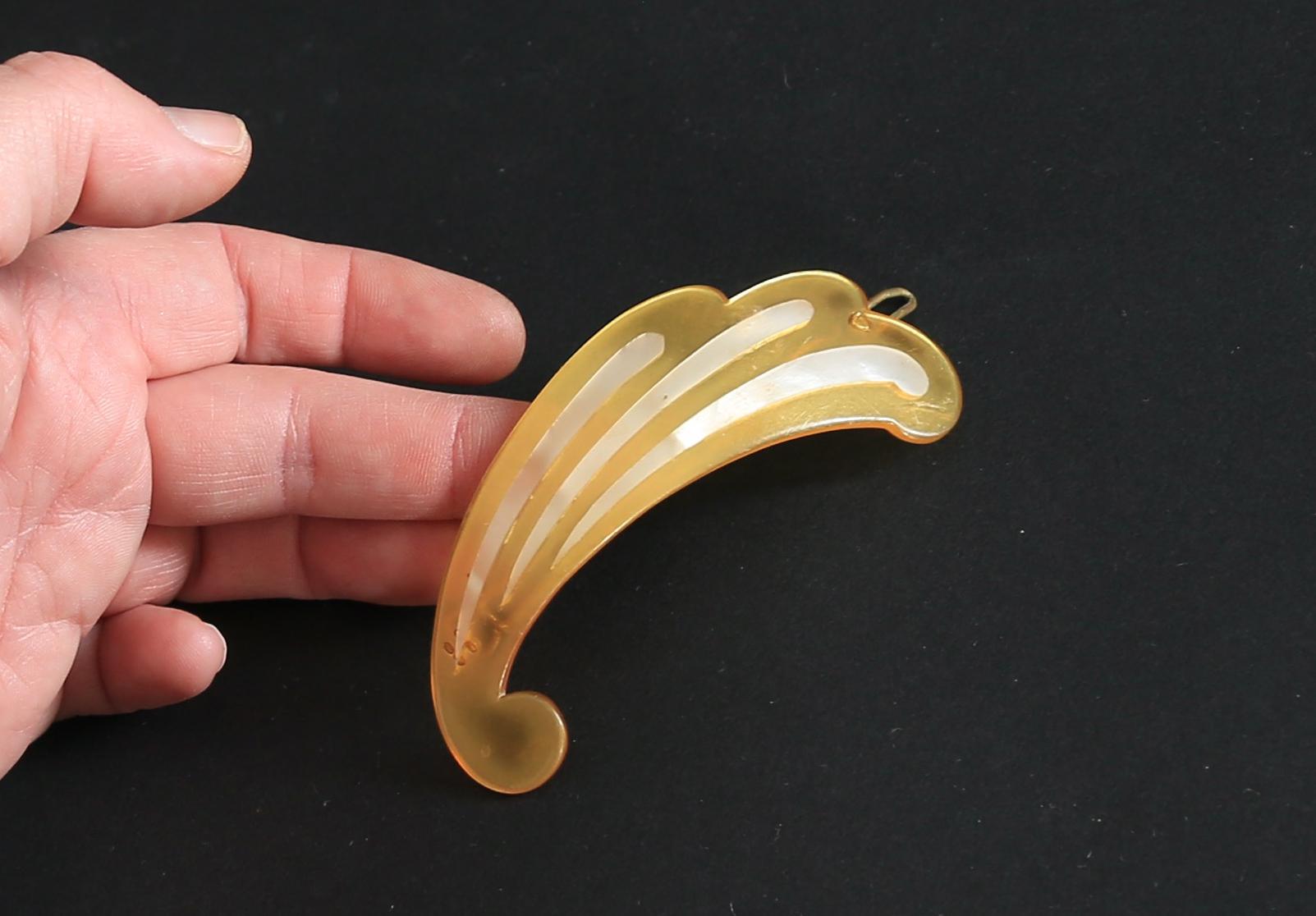 Lot vintage hair clips barrettes France Lucite La Beaute France Hair In Vintage Hair Accessories for sale | eBay main image 3