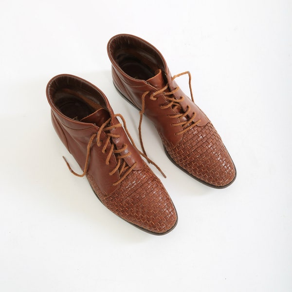Vintage 90s Buskens brown woven leather lace up ankle boots sz. 7.5