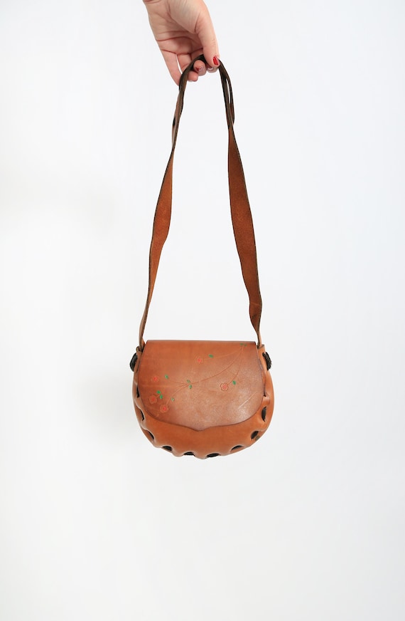 Tooled leather purse | Vintage 70s floral tooled leather purse