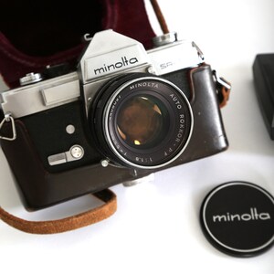 Vintage Minolta SR 1 camera with 55mm lens light meter & flash image 4