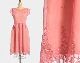 Vintage 50er Jahre Rosa geblümtes besticktes Chiffon Kleid