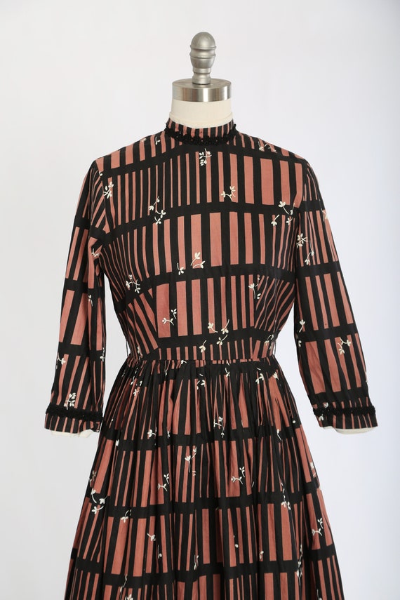 Vintage 50s Victorian striped cotton floral dress - image 3