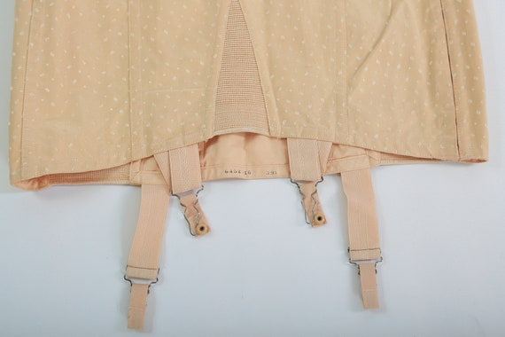 Vintage 1940s peach shape-wear corset girdle ling… - image 2