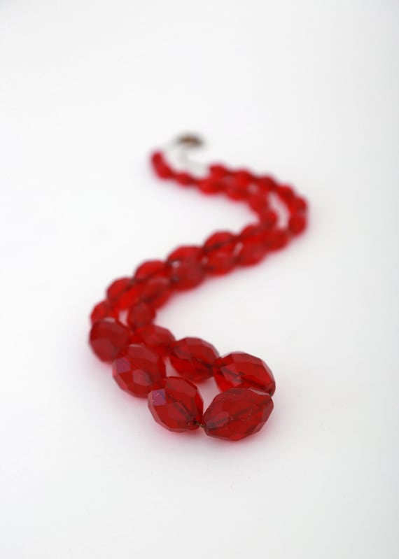 Antique vintage 1930s cherry red glass necklace - image 5
