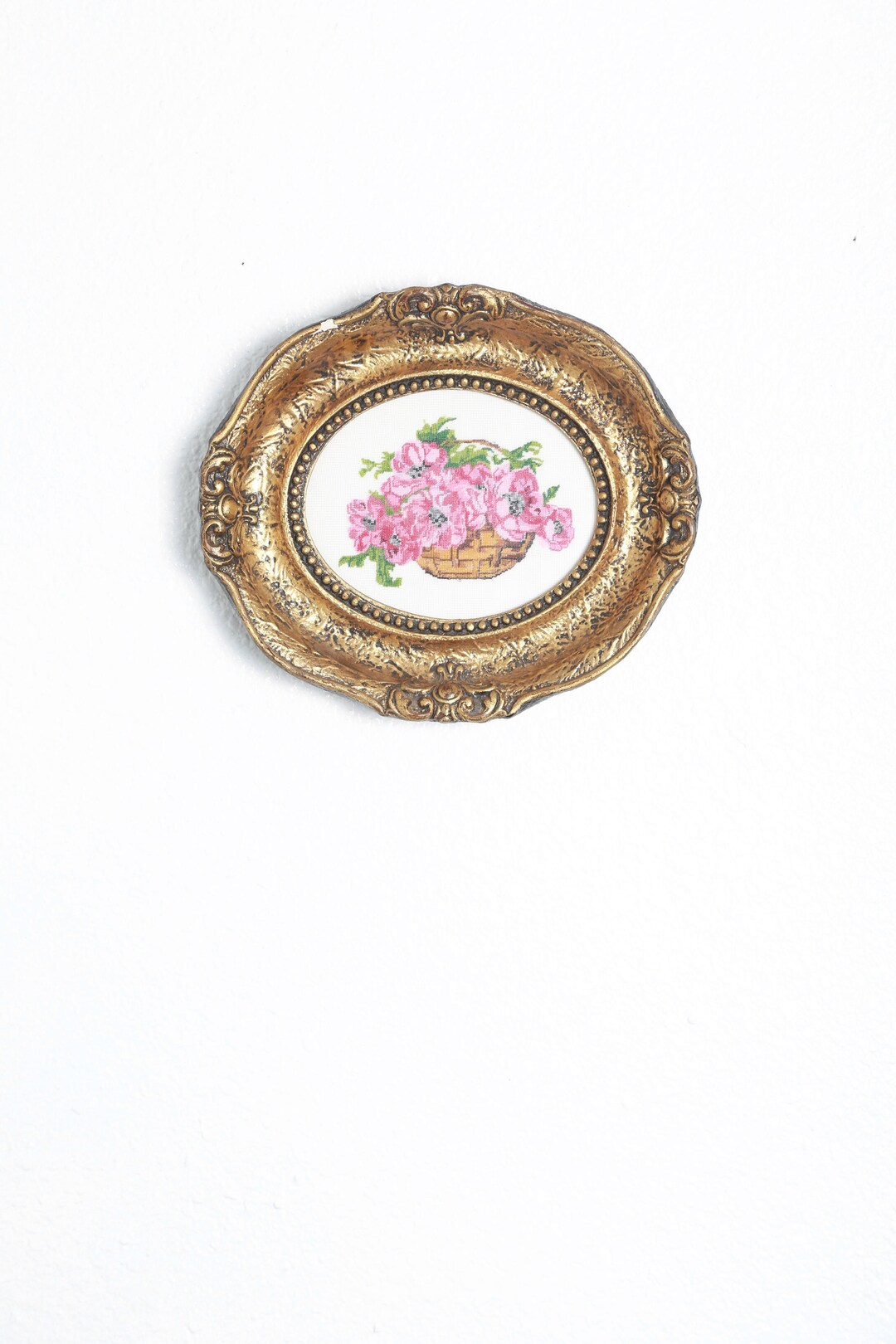 Antique Vintage Ornate Gold Oval Frame | Vintage Floral Needlepoint Art ...
