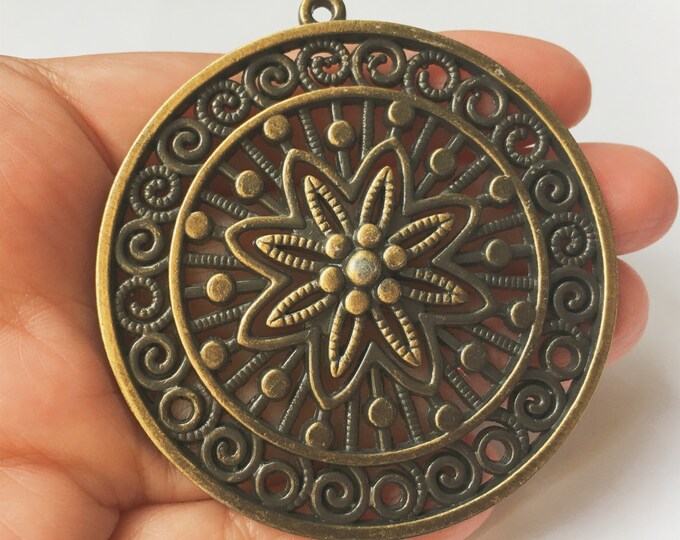 1pc 61x58mm antique bronze finish metal round shape fancy pendant-10598