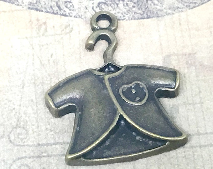 6pc 25x21mm antique bronze finish metal outfit pendant-7175