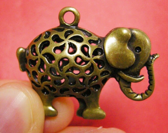 2pc hollow style antique bronze finish fancy elephant pendant 31x25mm-4820