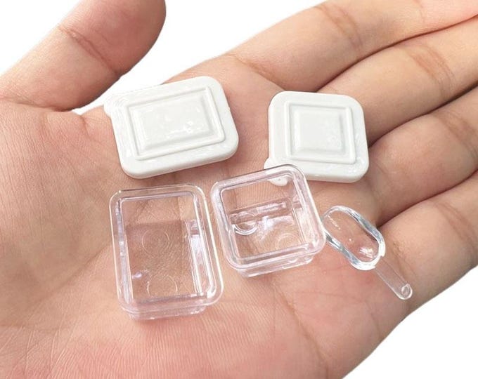 Dollhouse Miniatures: Lunch Box & Spoon Plastic Mini Model Kit