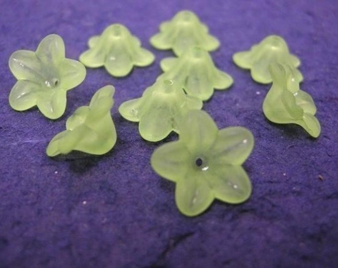 24pc green acrylic flower shape bead-1177